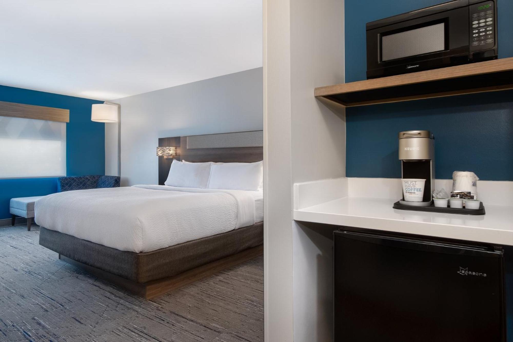 Holiday Inn Express & Suites Oscoda By Ihg Exterior photo